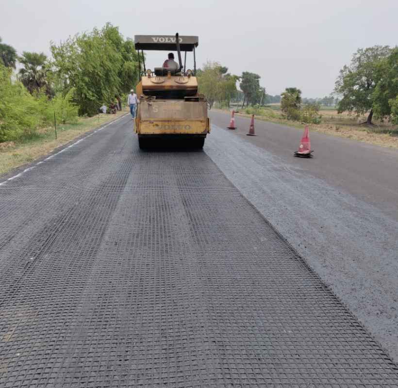 Strata-geogrids-for-reinforcing-roads-and-extanding-their-lifespan.jpg