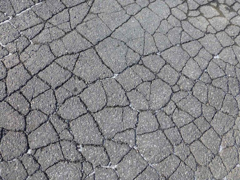 block-cracking-768x576.jpg